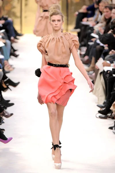 Look 28